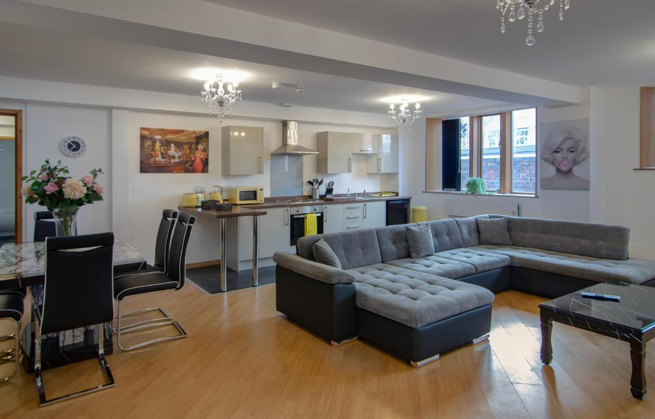 Super Spacious Church Conversion Close To Tower Blackpool Luaran gambar